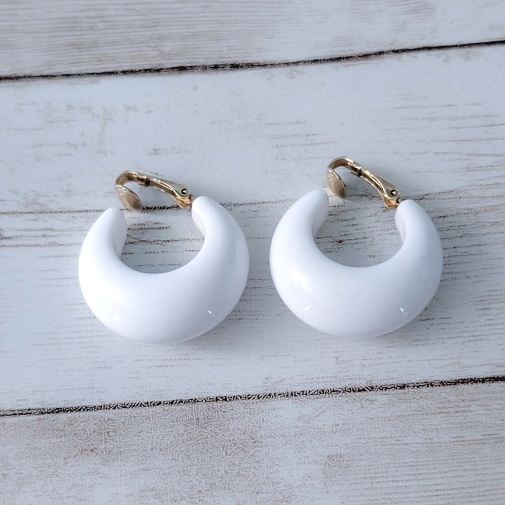Vintage Sarah Coventry Clip On Earrings - Retro Chunky White Hoops